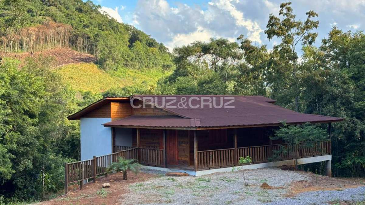 Sítio à venda com 3 quartos - ,Santa Maria do Herval