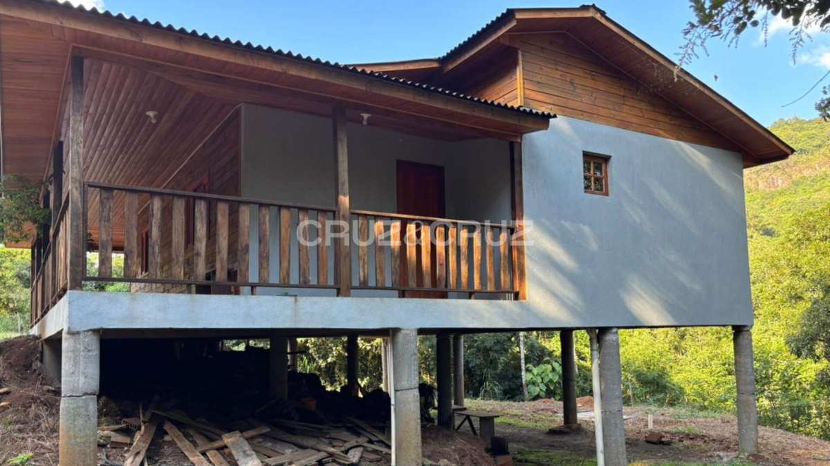 Sítio à venda com 3 quartos - ,Santa Maria do Herval